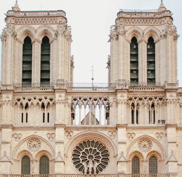 LES MYSTÈRES DE NOTRE-DAME